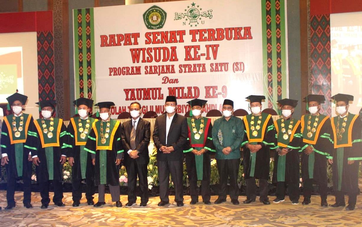 WISUDA KE-IV STITNU AL MAHSUNI